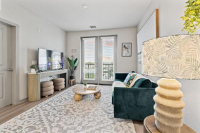 Tropical Field 1 Bed in Downtown With FREE Parking